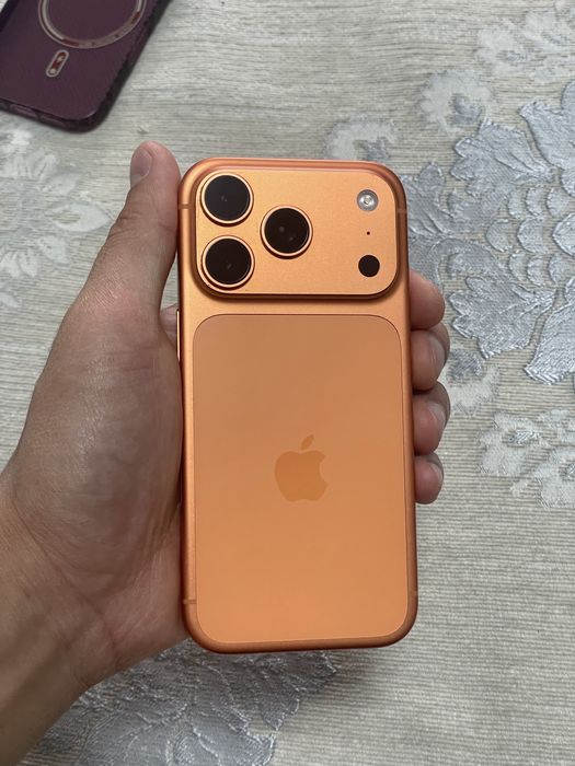 Продам Iphone 17 pro Orange