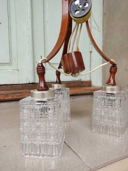 Продается люстра трёх рожковая, советского производства, б/у