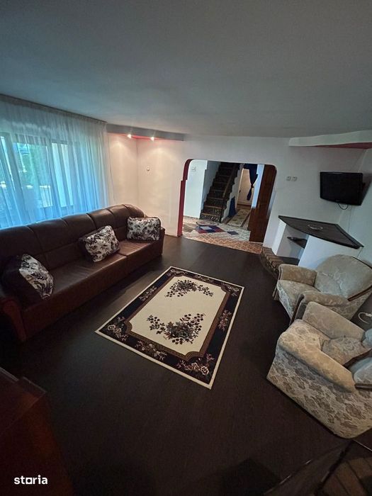 De vanzare casa la 5 min de Roman, 3 camere,teren de 817mp,Pret 99000e