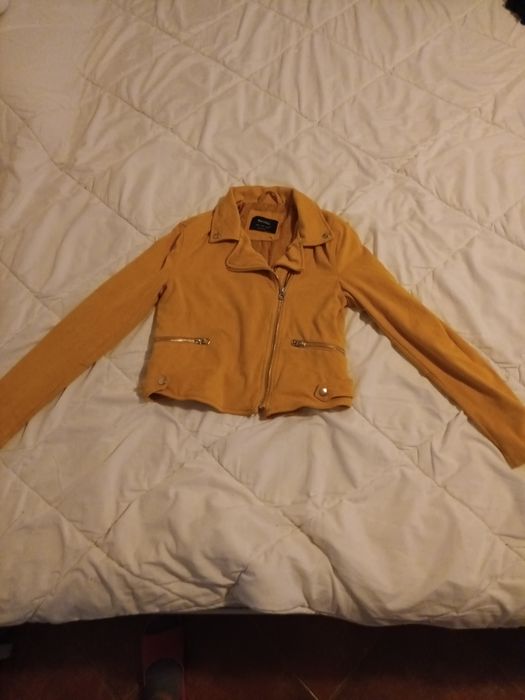 Jacheta galbena Bershka de femei  marimea S