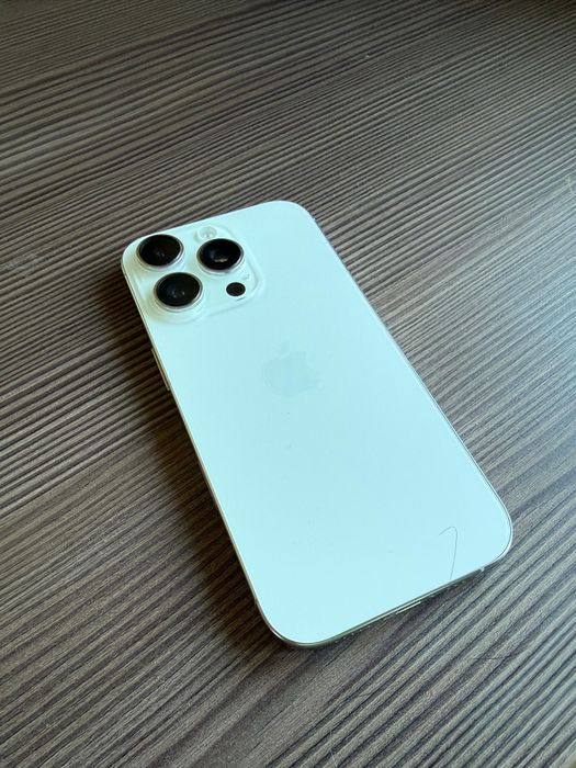 Iphone 16 про ,256 гб ,98 емкость