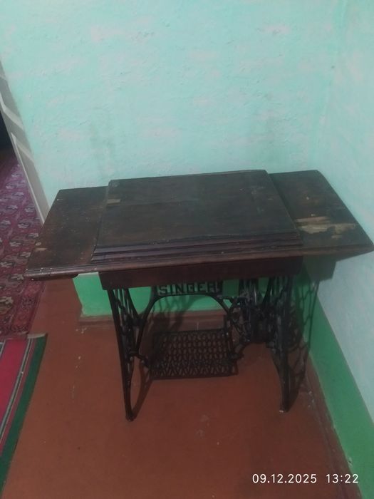 Продам машинку Зингер. Состояние рабочее.
