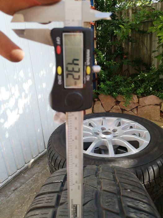 Jante aliaj VW de 16 cu anvelope de iarna Continental 215 60 R16 5x112