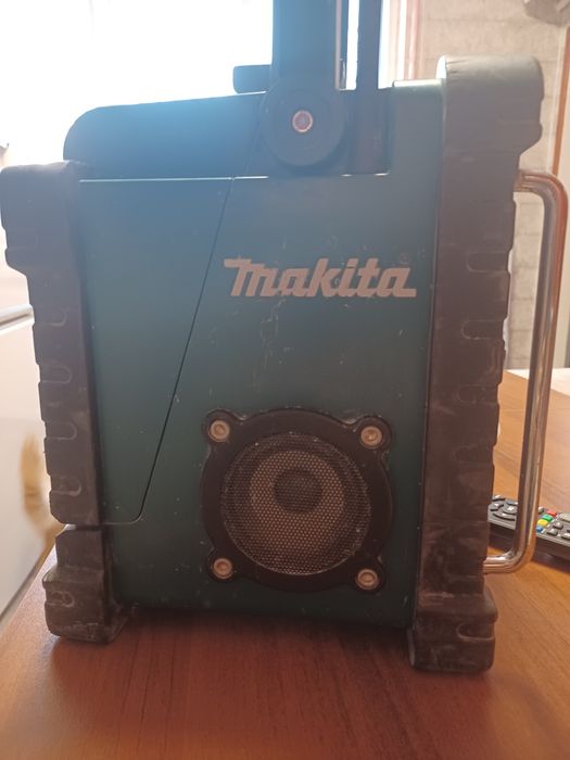 Строително радио макита