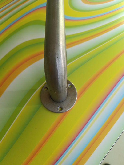 Помощна дръжка за вход в къща/кооперация.