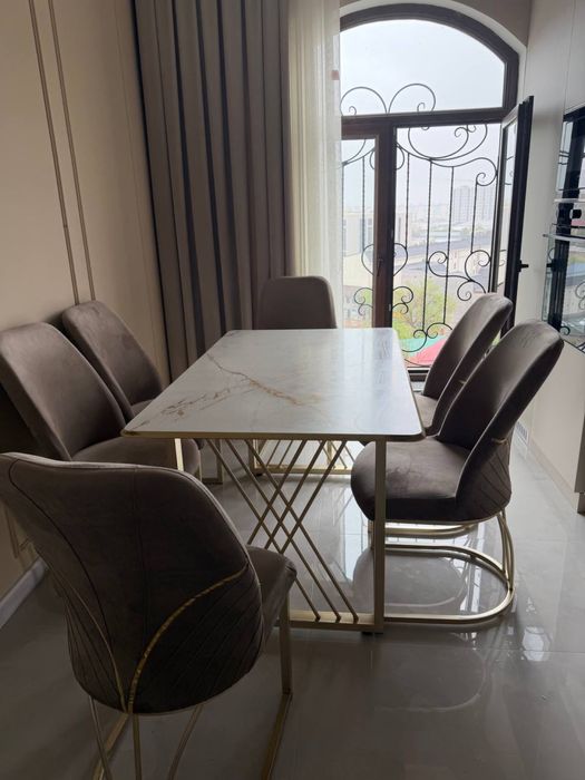 Продается стол со стульями новый