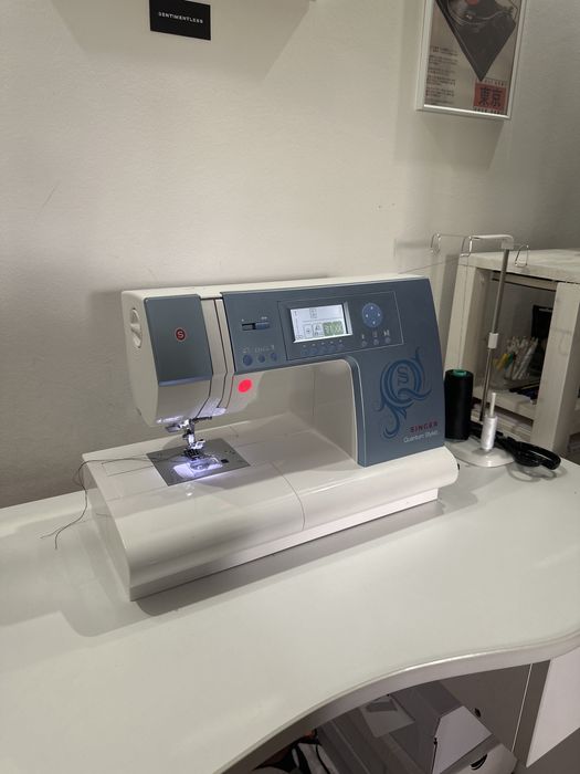 Masina de cusut si brodat