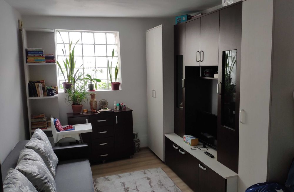 Vand etaj casa zona ultacentarala, 2 camere + terasa a 3-a camera