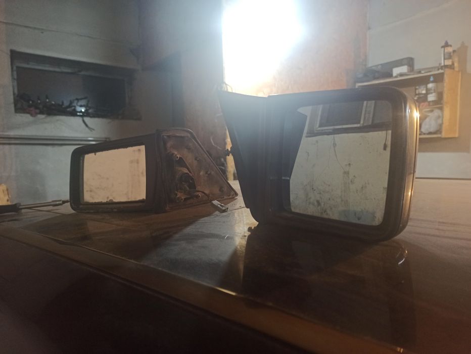Продам зеркало Мерседес 124 190