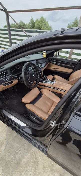 Dezmembrez bmw seria 7 f01 3.0D N57 245cp 2010