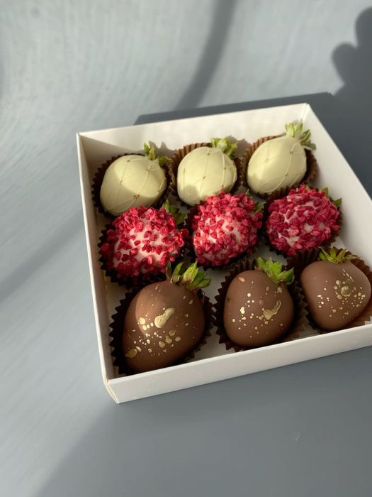 Клубника в шоколаде есть Каспий ред