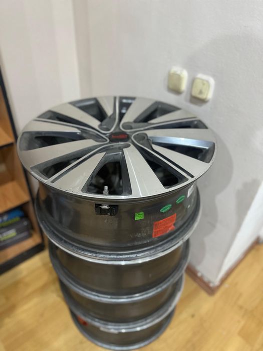 Продаю диски R19