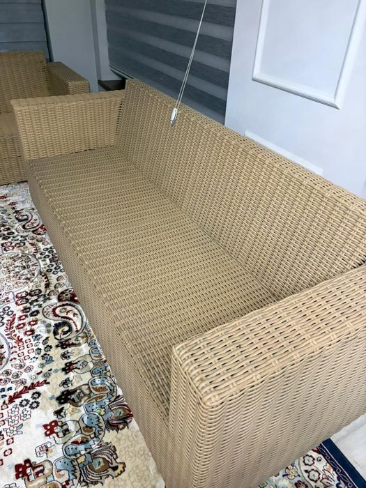 Диван из ротанга