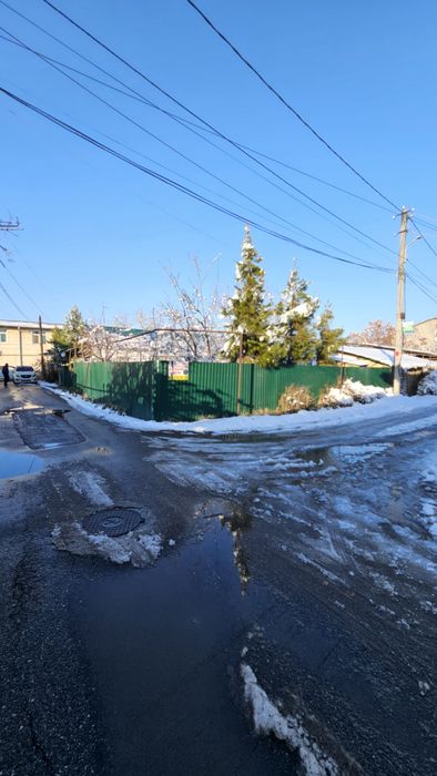 Продаётся участок Сергели узгарыш от центральной дороги 600 метров 
От