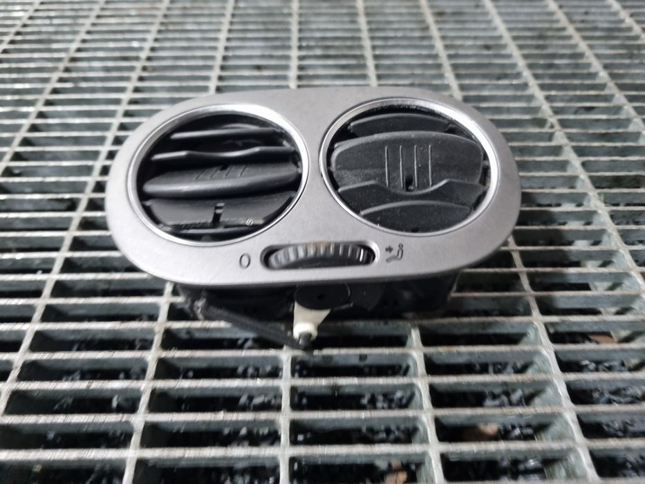 Grila Ventilatie Centrala Volkswagen Tiguan 5N (1481) SPATE