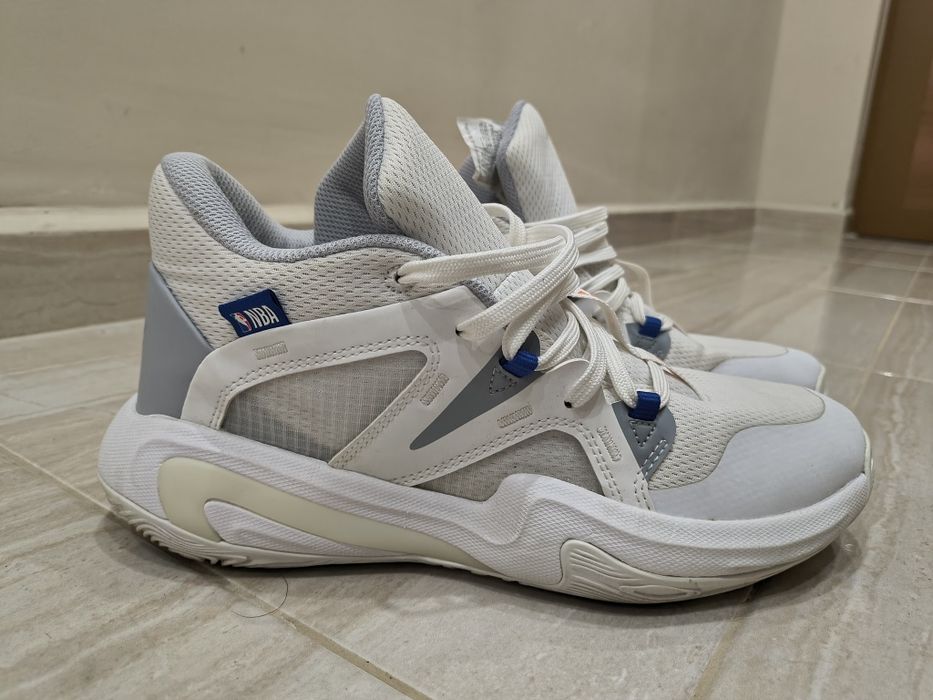 Баскетболни обувки