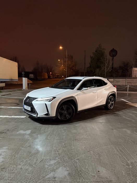 Lexus ux 2.0 2019