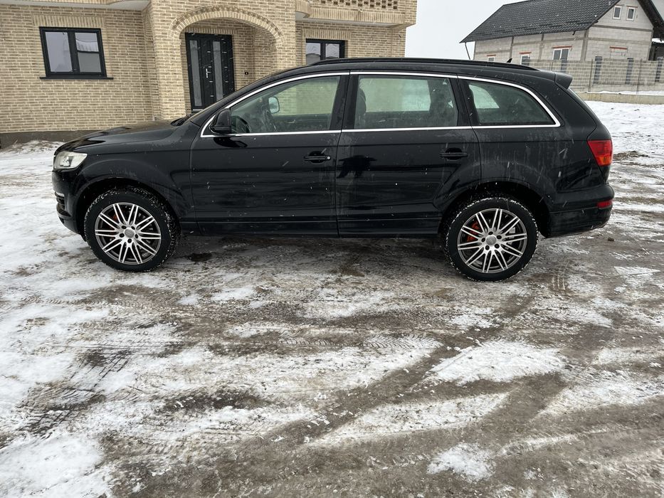 Audi Q7 7 locuri