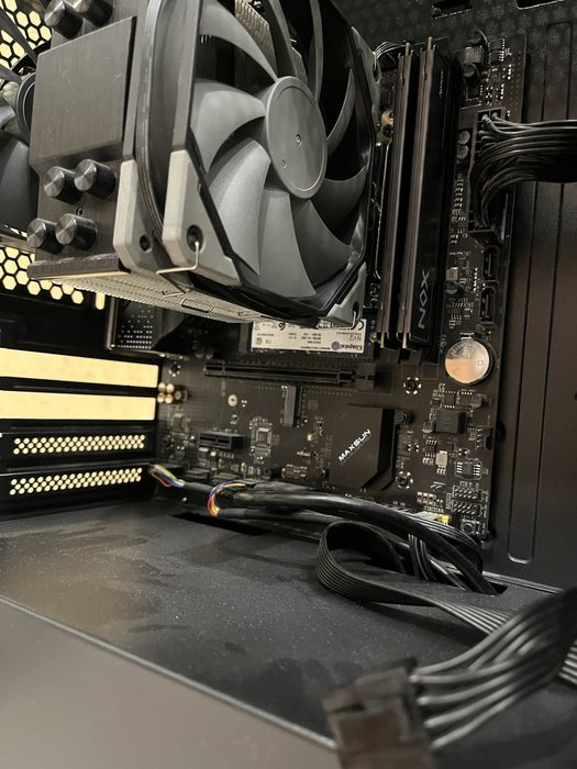 Продам системный блок без видеокарты.