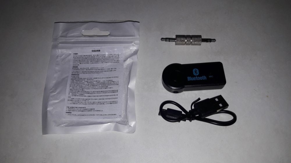 Bluetooth cu hands-free.