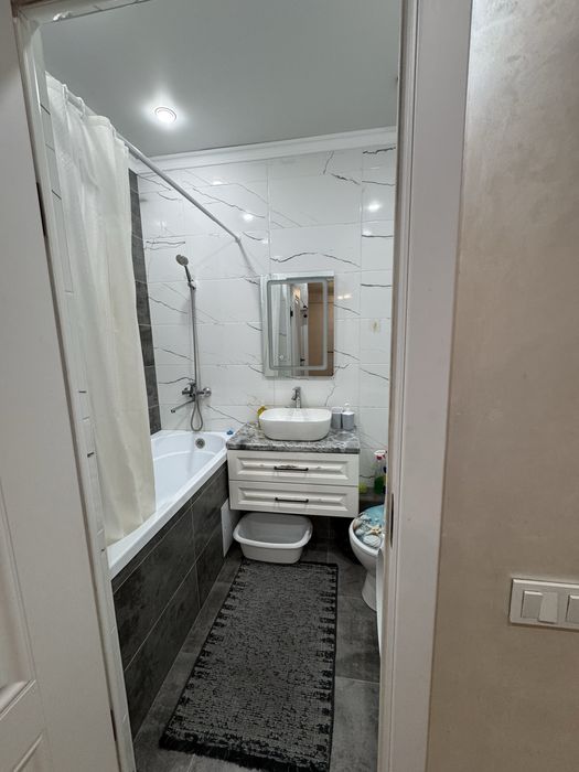 Квартира посуточно Мкрн Шугыла рядом ЦОН