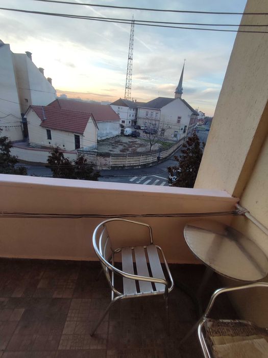 Dau in chirie apartament 4 camere ultracentral