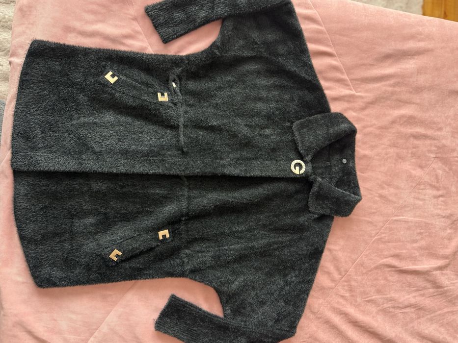 Дамска кашмирена жилетка нова