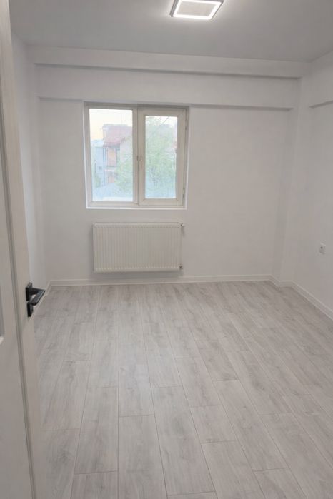 Apartament 3 camere  2 bai etaj 2