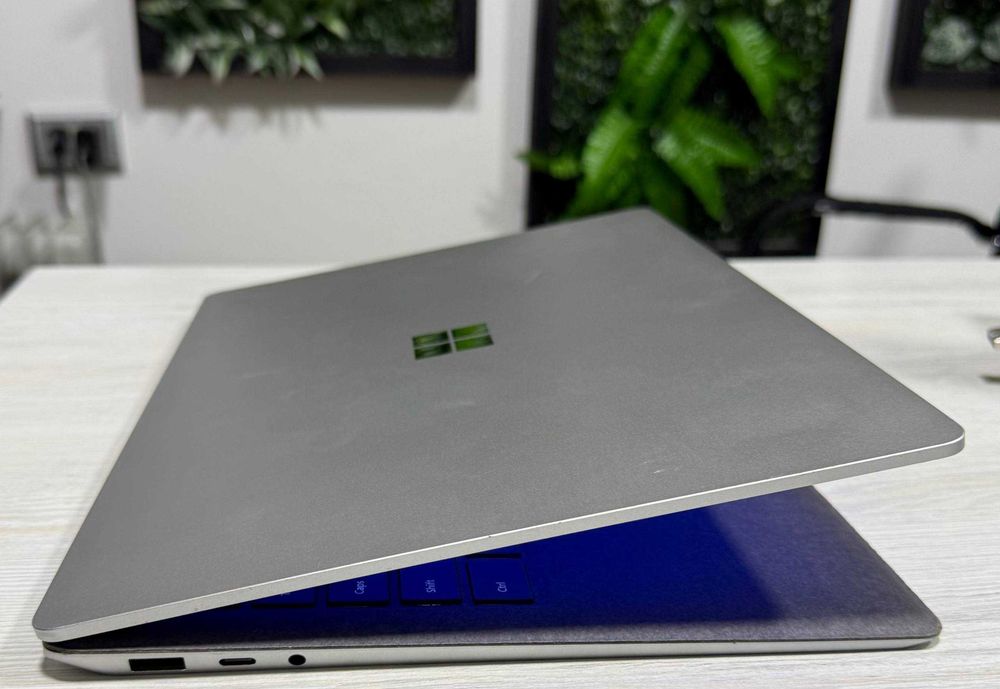Microsoft  Surface Laptop 3 13.5” 2,5 K IPS Core I7-1065G7 16GB/256GB