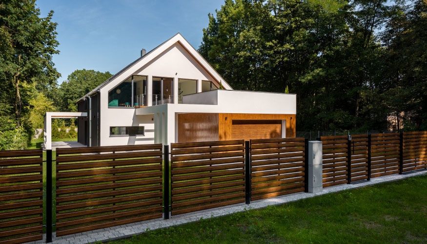 Construim garduri si porti din sipca metalica, panouri stil jaluzele,