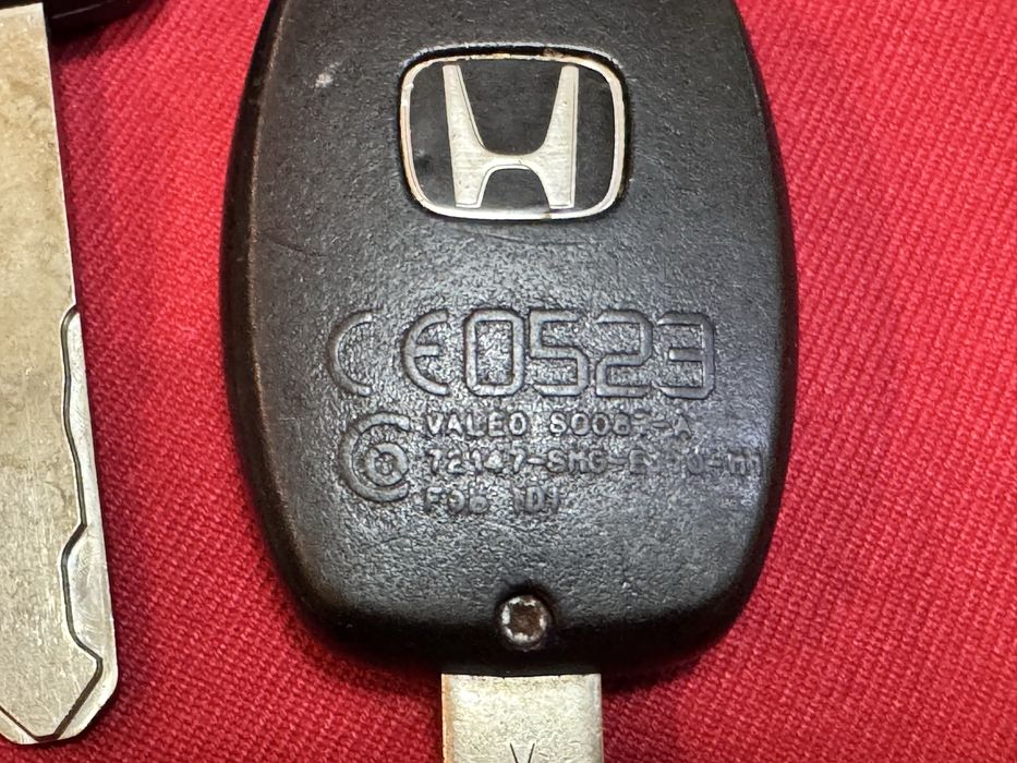 Ключ за  Honda  Accord CR-V Jazz Civic FR-V оригинален с 2бутона