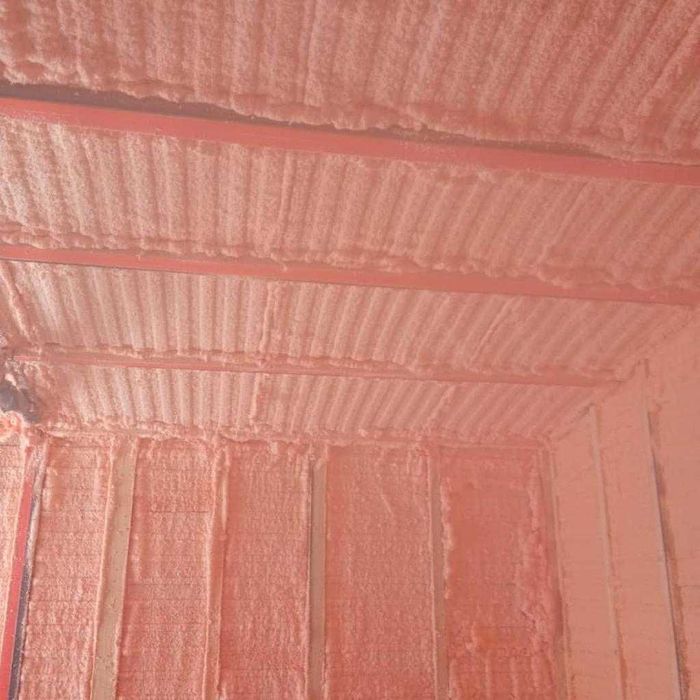 на крышу окна чердак утеплитель