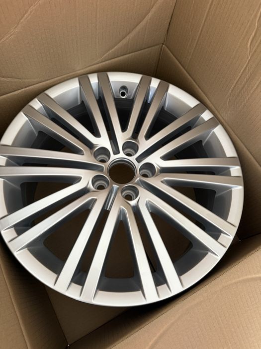 Jante 17" 5 x 112mm Volkswagen noi in cutie