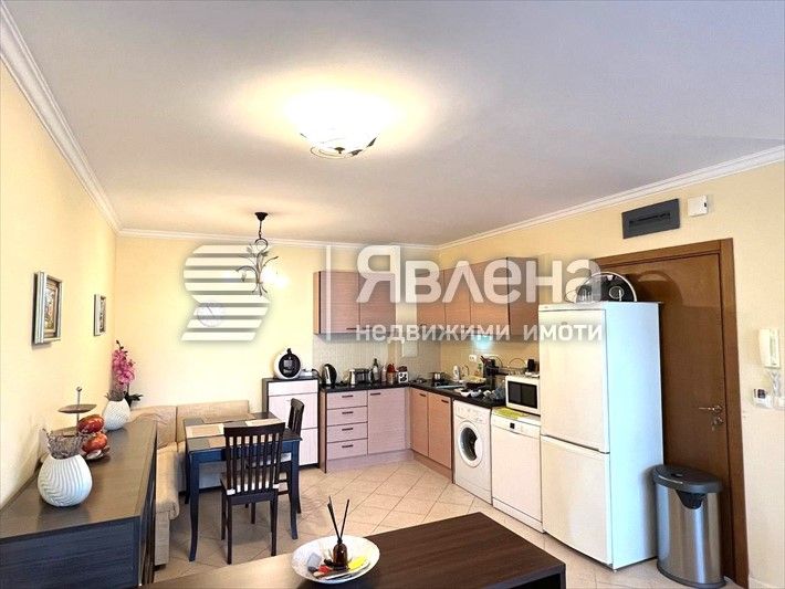 Продава се Тристаен апартамент в Созопол - 110 кв.м за 1150 €/кв.м - Снимка #2