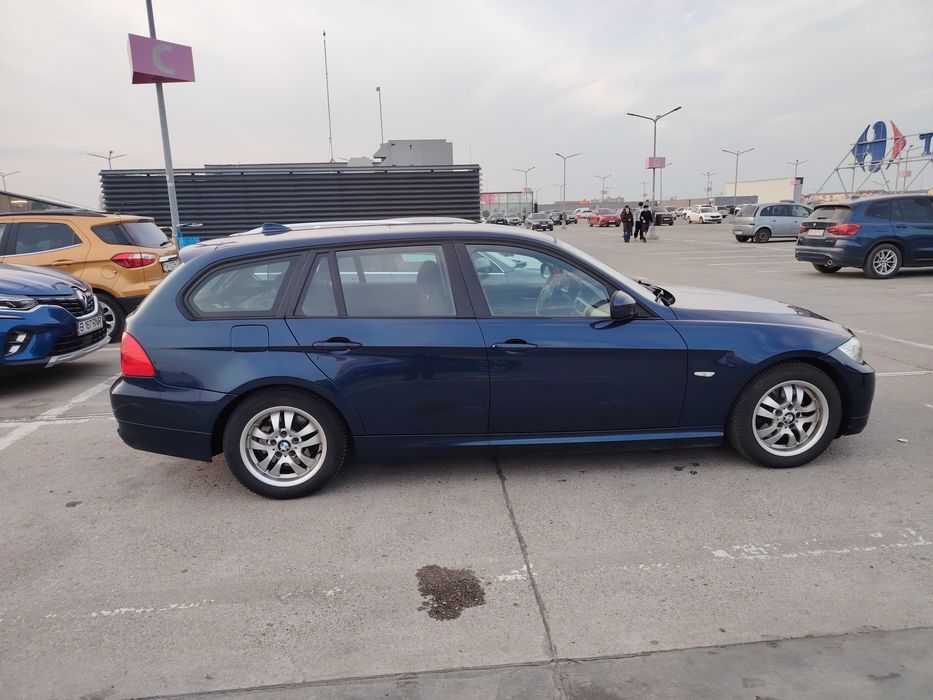 Vând BMW 320i 2010