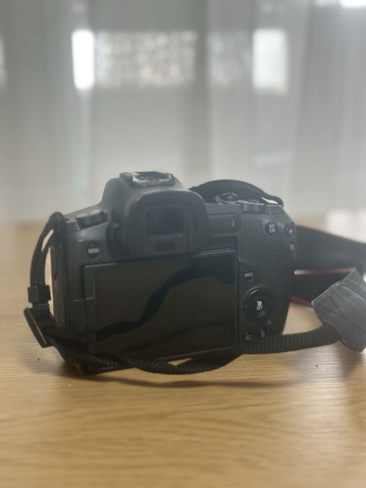 Фотоапарат Canon EOS R