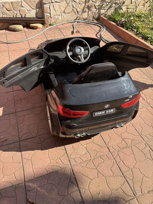 Детска акумулаторна кола