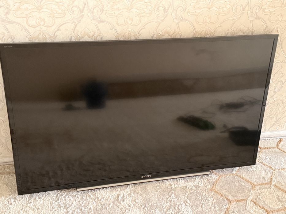 Телевизор SONY  прадаю