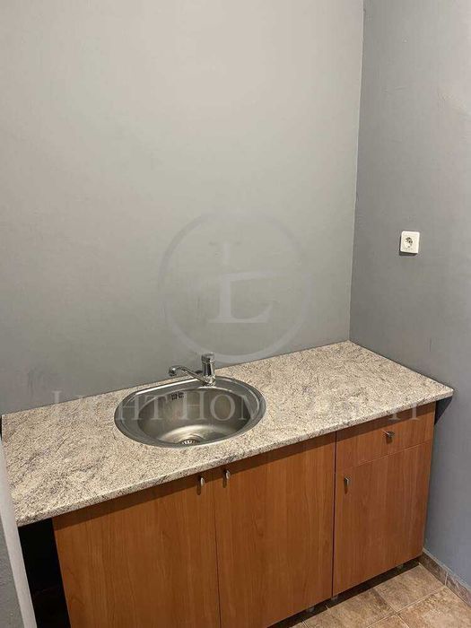 Продава се Офис в Пловдив, Гагарин - 72 кв.м за 1042 €/кв.м - Снимка #3