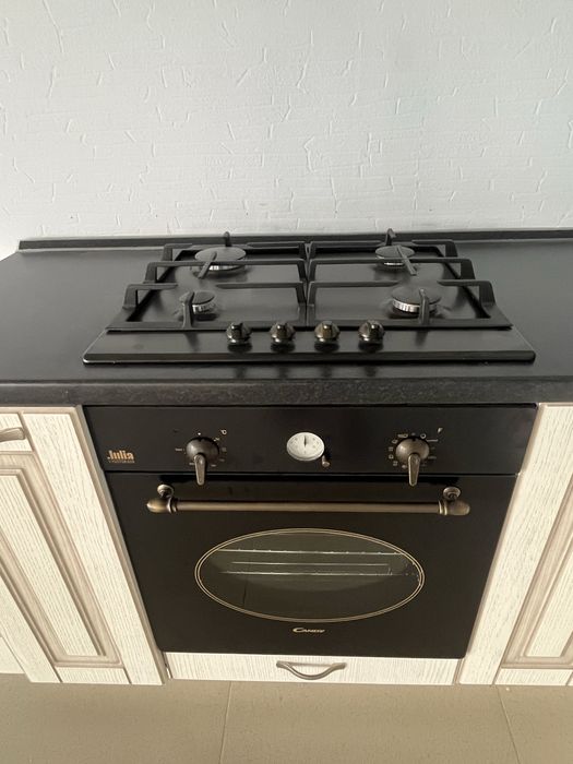 Кухонный гарнитур с техникой