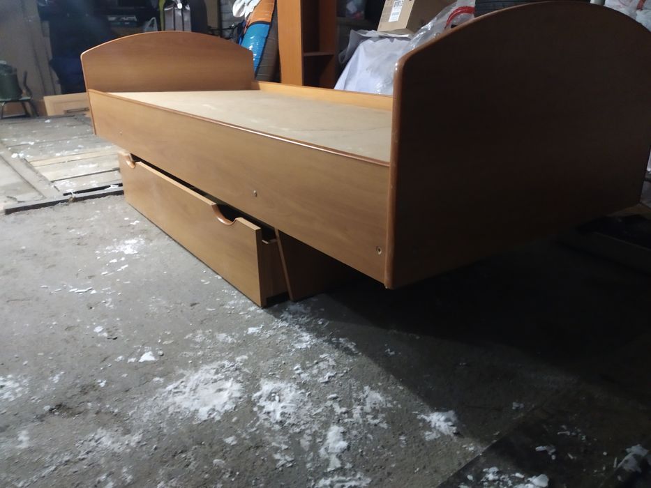 Кровать односпальная