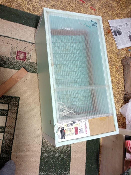 Продам инкубатор Блиц норма-72