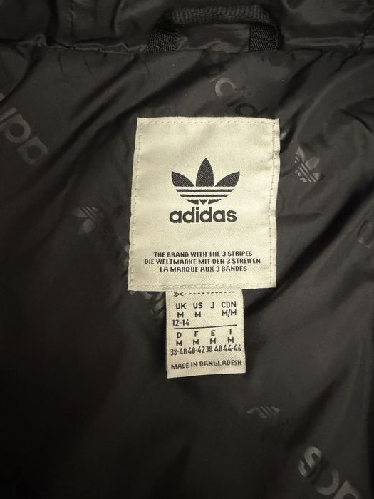 Продам женскую куртку adidas
