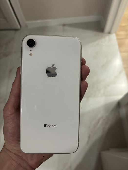 Продам Айфон хр , целый, не вскрывался