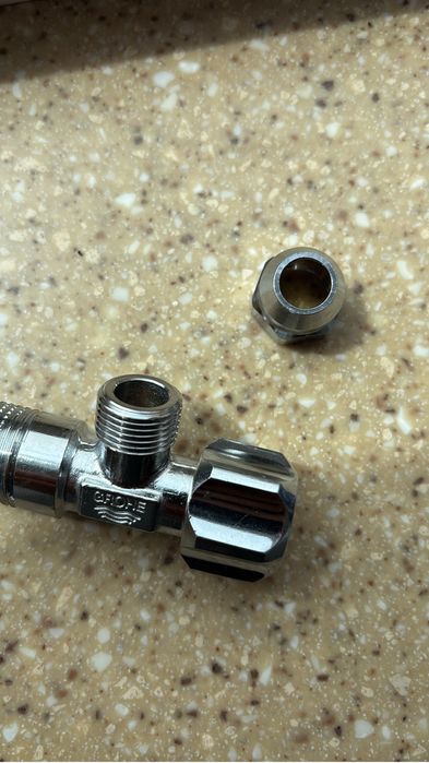 Угловой вентиль GROHE 1/2″-3/8″