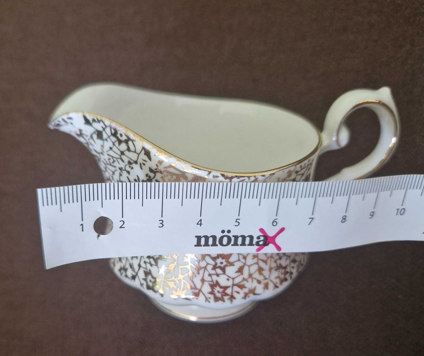 Порцеланова каничка за сметана/мляко.