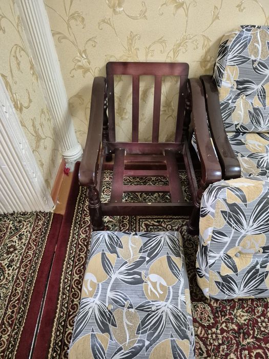 Дубайская мебель. 7 мест. Мягкая. Чисто дуб.  Стол в комплекте.