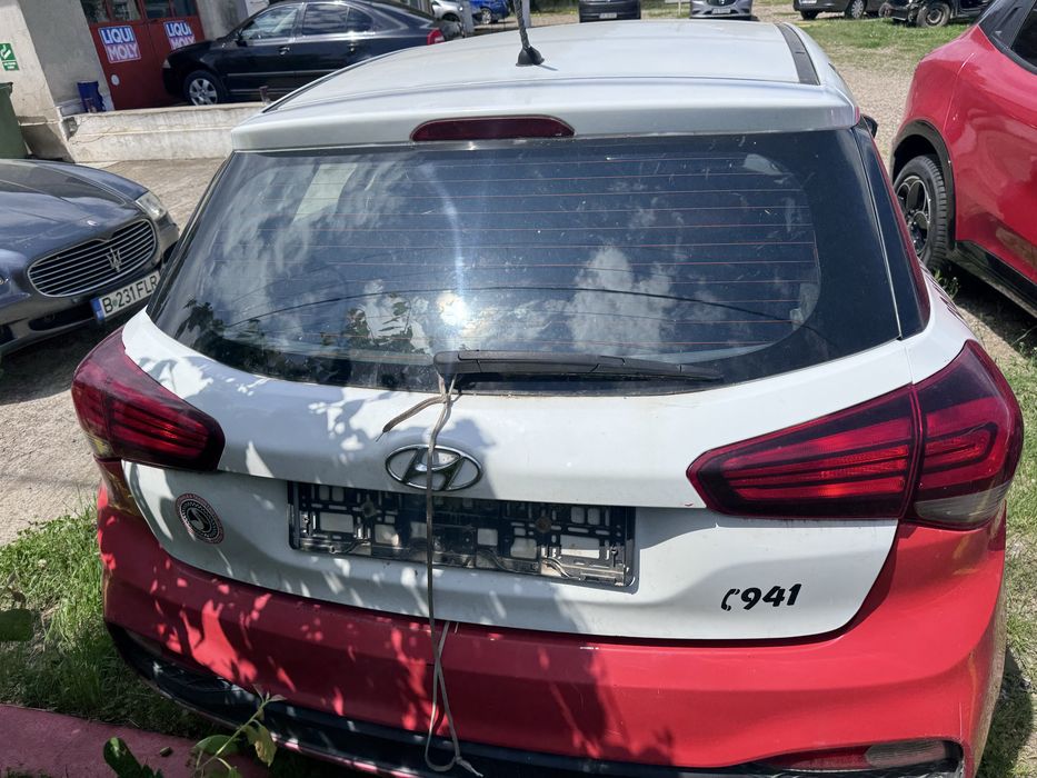 Haion spate complet lampa stop spate stanga dreapta bara spate Hyundai i20 2014-2020