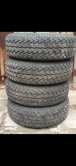 Продавам гуми 215/75 R15