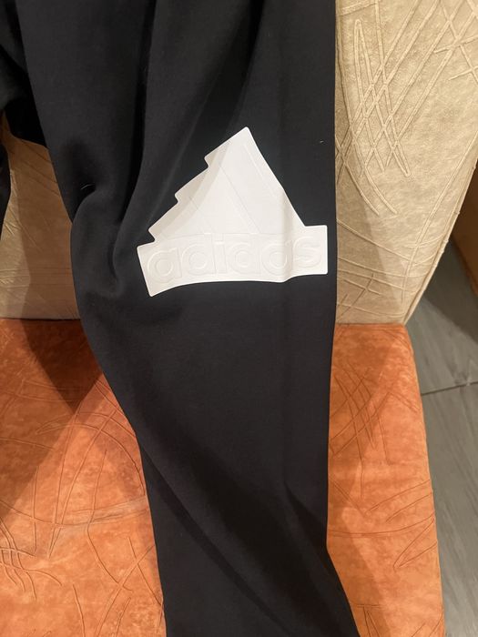 Яке и анцуг на адидас